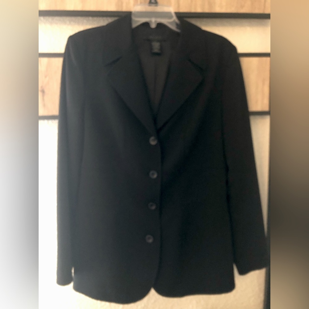 The Limited stretch blazer.  Excellent condition. Perfect for interviews.